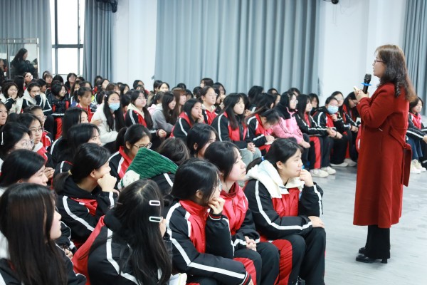 常德新德才職業(yè)學(xué)校,常德新德才,常德招生就業(yè),電子商務(wù)專業(yè)學(xué)校,專業(yè)學(xué)校報(bào)考哪里好