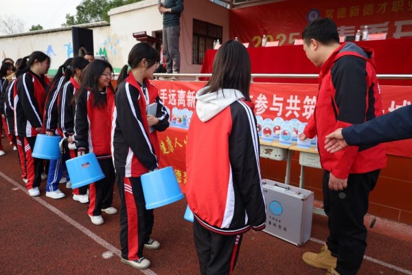 常德新德才職業(yè)學(xué)校,常德新德才,常德招生就業(yè),電子商務(wù)專業(yè)學(xué)校,專業(yè)學(xué)校報(bào)考哪里好